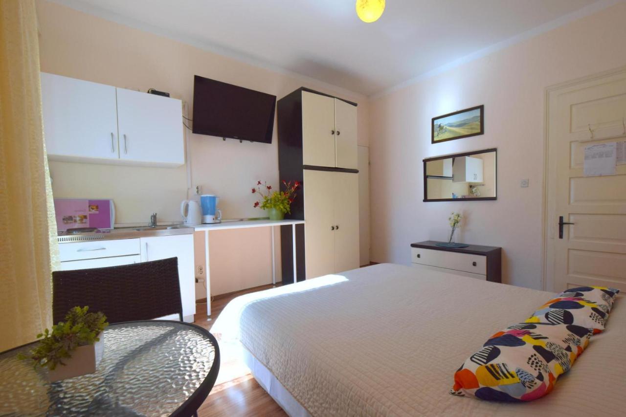 Apartments Margarita Малинська Екстер'єр фото